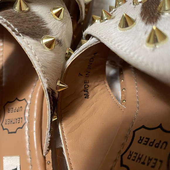 Size 7 MYRA Studded Sandal - Picture 4 of 4